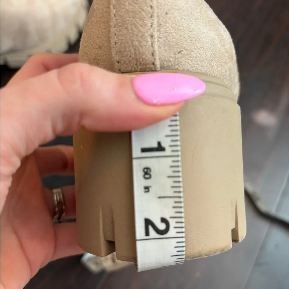 Madden girl tan chunky 90’s platform Tessa Chelsea boots